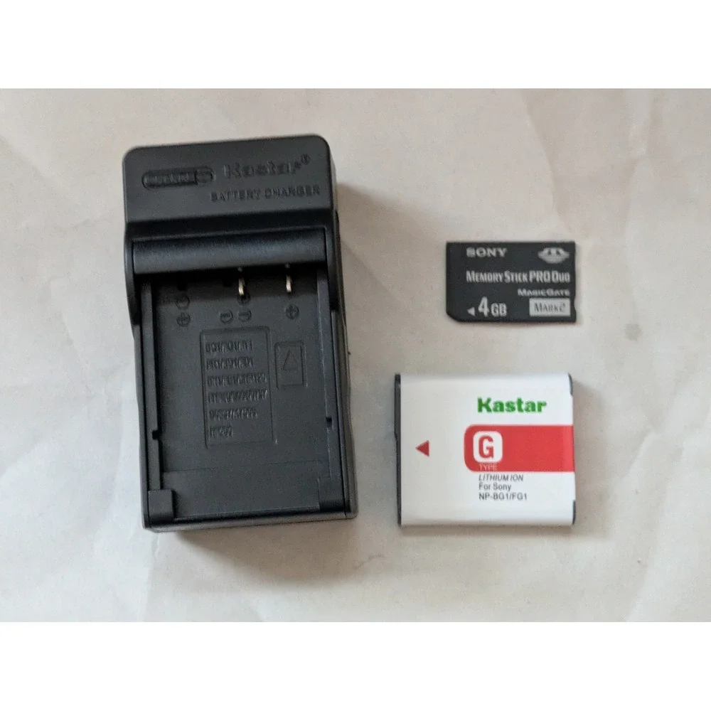 Sony Cyber-shot DSC-W80 7.2MP Digital Camera Silver Bundle 4GB Card Working - Picture 11 of 11